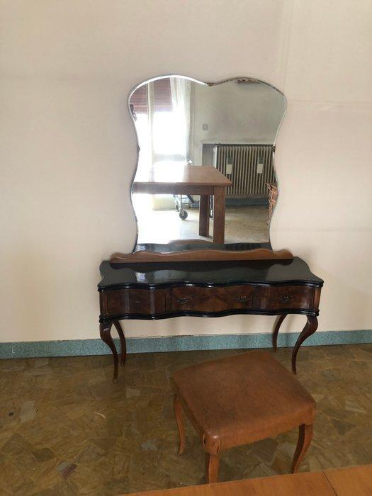 Frans design Toiletset - Walnoot, Antiek en Kunst, Curiosa en Brocante