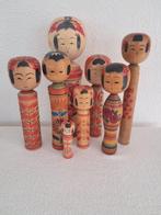 Kokeshi - Beeldje - set van acht vintage traditionele, Antiek en Kunst