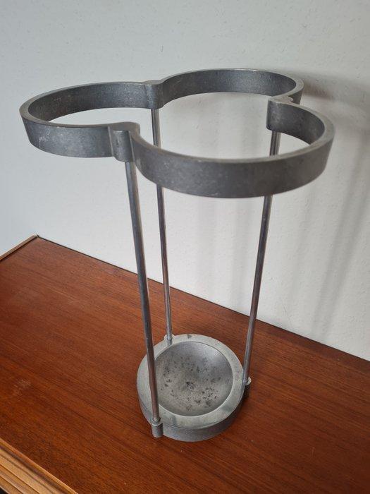 EFM Design x MOMA New York - C&E Magnusson -, Antiek en Kunst, Antiek | Meubels | Stoelen en Banken