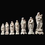 Verzameling van 7 religieuze beeldjes - Maagd met Kind (7) -