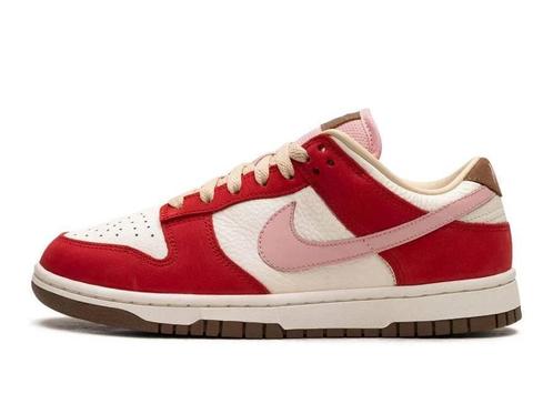 Nike Dunk Low PRM Bacon - Maat 42 EU, Kleding | Heren, Schoenen, Ophalen of Verzenden