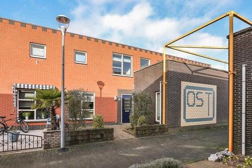 Te huur Huis  Nieuw-Vennep 4 kamers, Bramerveld 43, Huizen en Kamers, Huizen te huur, Direct bij eigenaar, A