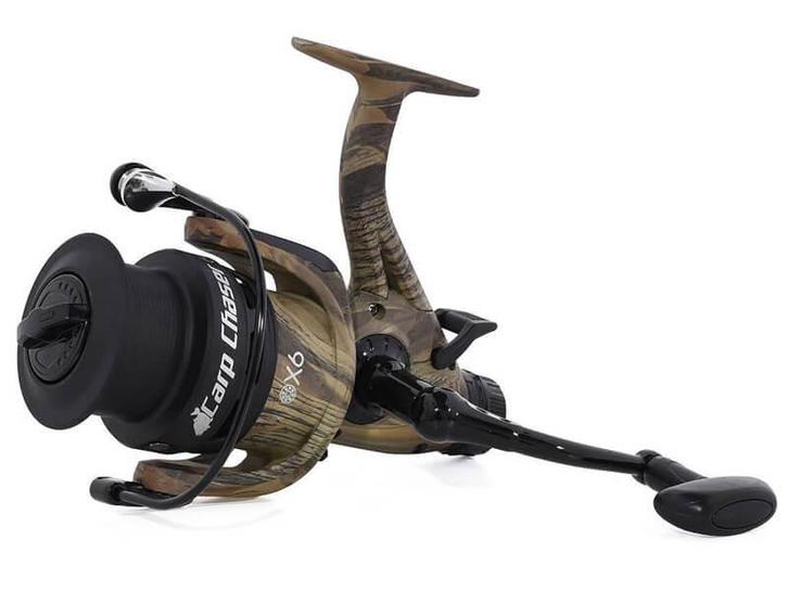 Karper Vrijloopmolen Carp Chaser Camo 5000 - Karper XL, Watersport en Boten, Hengelsport | Karpervissen, Molen, Nieuw, Verzenden