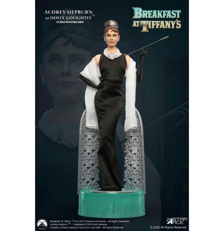 Breakfast at Tiffanys: Deluxe Audrey Hepburn 1:4 Scale Beeld, Verzamelen, Film en Tv, Ophalen