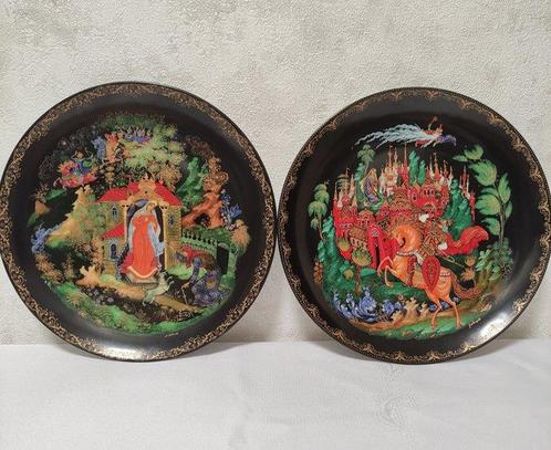 USSR - Palekh - Bord - Beenderporselein - USSR Palekh, Antiek en Kunst, Curiosa en Brocante