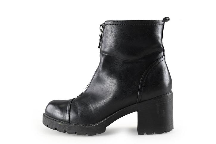 Urban Outfitters Enkellaarzen in maat 39 Zwart | 10% korting, Kleding | Dames, Schoenen, Zwart, Gedragen, Lage of Enkellaarzen