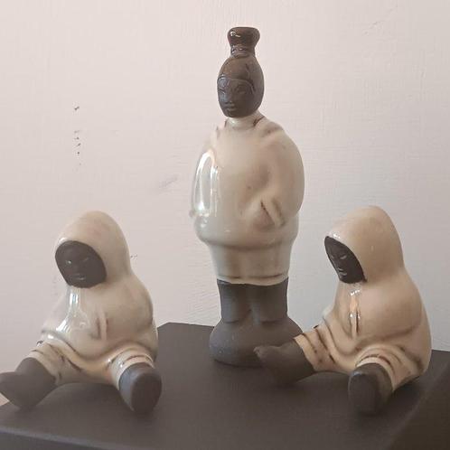 Huitema Bammens - Beeldje, Figure Inuit in gres porcellanato, Antiek en Kunst, Antiek | Glas en Kristal