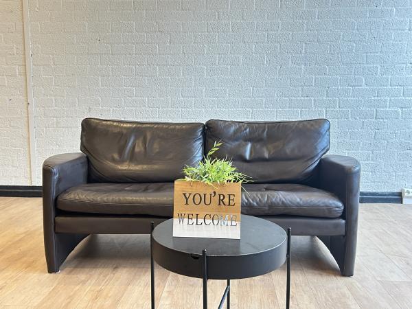 Veiling - Touche Leren Design Bank 2,5-zit, Huis en Inrichting, Banken | Bankstellen