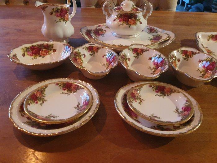 Royal Albert - Tafelservies (14) - Old Country Roses - Been,, Antiek en Kunst, Antiek | Meubels | Tafels