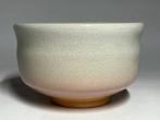 Elegant Chawan by Iemon – Exquisite Gradation of White and, Antiek en Kunst