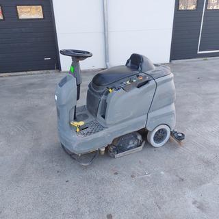 Zit schrob-/zuigmachine 65cm accu Kärcher, B90R, bouwjaar beschikbaar voor biedingen