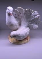 Goebel - Bochmann - Beeld,  Pauwenduiven  - 17 cm -