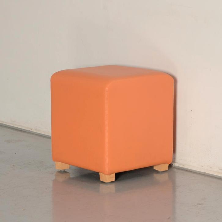 Mobitec poef, oranje leder, 48 x 42 x 40 cm, Zakelijke goederen, Kantoor en Winkelinrichting | Kantoormeubilair en Inrichting