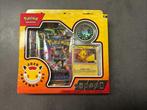 Pokémon - 1 Box - POKÉMON DAY 2026 KOLLEKTION - Various sets, Hobby en Vrije tijd, Verzamelkaartspellen | Pokémon, Nieuw