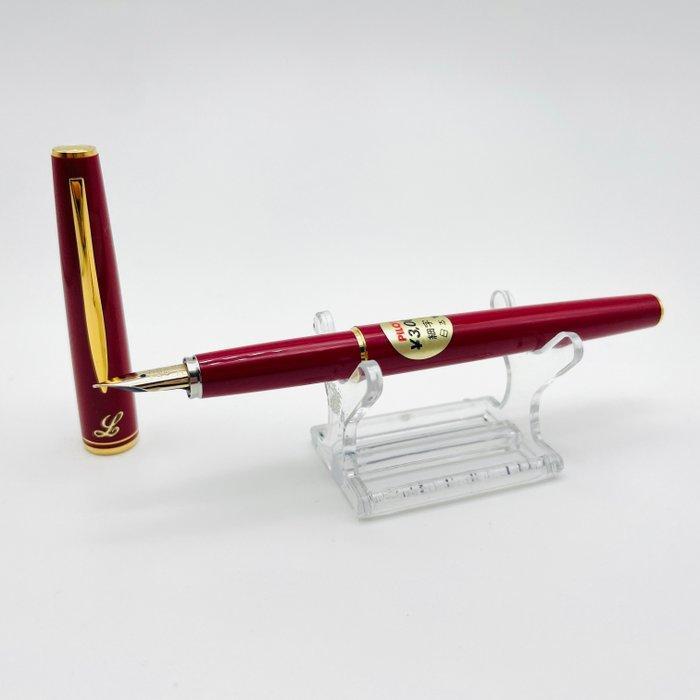 Pilot - PILOT y - Zonder Minimumprijs - Vulpen, Verzamelen, Pennenverzamelingen