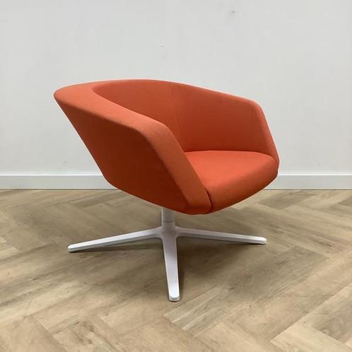 Tweedehands Design fauteuil Dino, van Maxdesign, oranje -, Huis en Inrichting, Fauteuils, Gebruikt, Stof, Ophalen of Verzenden