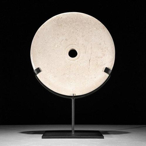 Decoratief ornament - NO RESERVE PRICE - White Marble Disc, Verzamelen, Dierenverzamelingen