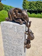 Beeldje - Falling elephants - Brons, Antiek en Kunst