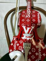 fp pop art - SUPREME Louis vuitton violon red laque édition, Antiek en Kunst