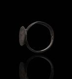 Viking periode Brons Bindrune-ring De Tijdloze Blad en