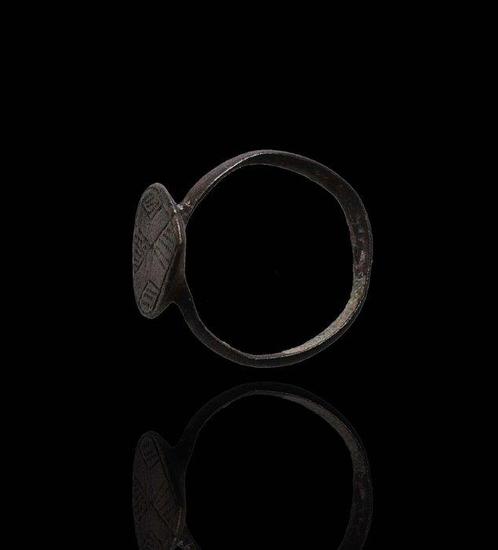 Viking periode Brons Bindrune-ring De Tijdloze Blad en, Antiek en Kunst, Antiek | Overige Antiek