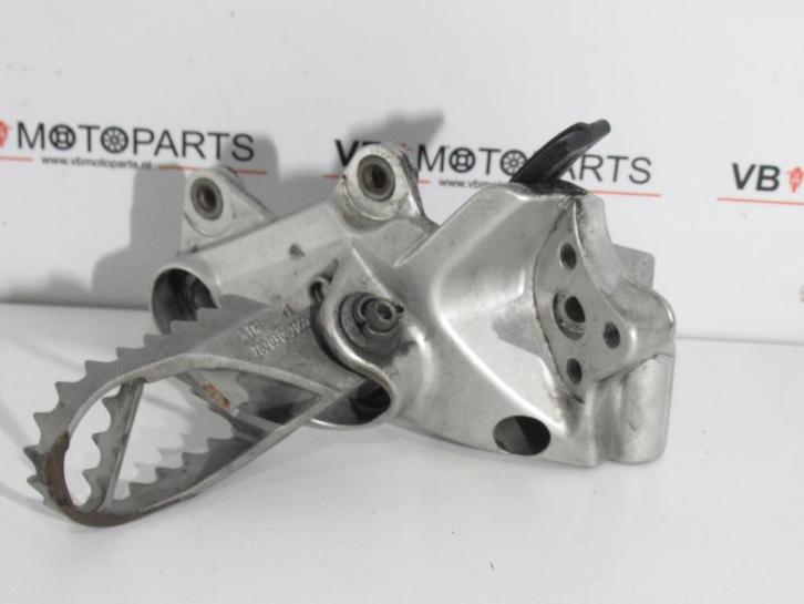 KTM  690 SMC-R Voetsteun links voor, Motoren, Onderdelen | Overige, Ophalen of Verzenden