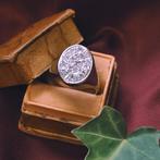 Witgouden ovalen zegelring met diamanten 0,86 ct., Gebruikt, Overige kleuren, 20 of groter, Ophalen of Verzenden