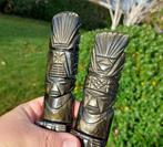 Beeldjes van de godheden van de azteken en mayas. Lokale