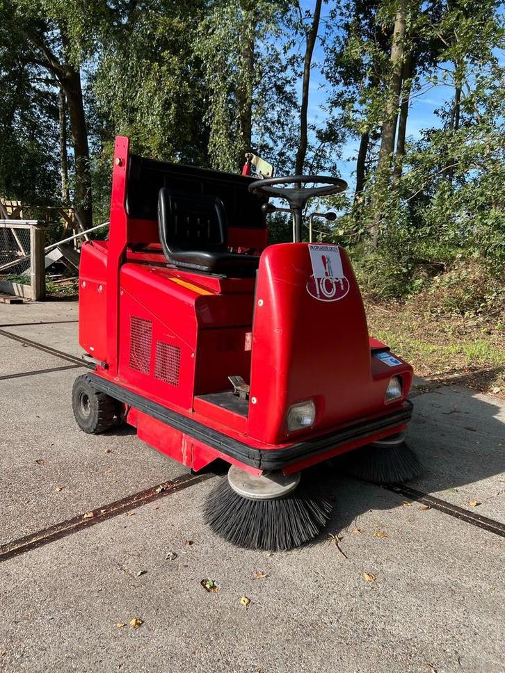 Zit, Veeg en zuigmachine type RCM703, Tuin en Terras, Veegmachines, Gebruikt