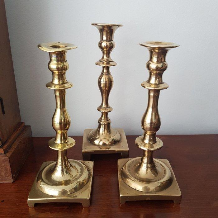 Kandelaar (3) - Messing - vierkante voet, Antiek en Kunst, Antiek | Overige Antiek