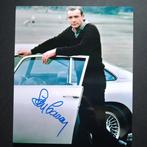 James Bond 007: Goldfinger - Sean Connery (+) with his Aston, Nieuw