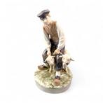 Royal Copenhagen - Beeldje - Shepherd herding sheep - 627, Antiek en Kunst