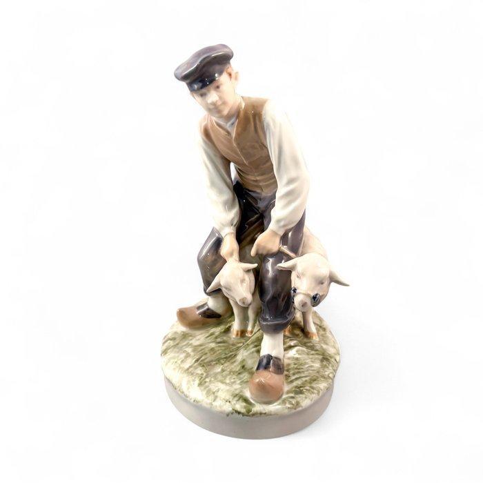 Royal Copenhagen - Beeldje - Shepherd herding sheep - 627, Antiek en Kunst, Antiek | Glas en Kristal