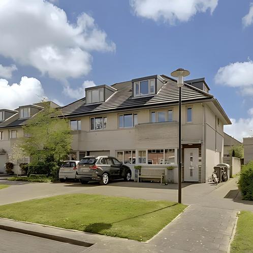 Ruim huis met Tuin aan Fanny Blankers-Koenlaan gevonden in A, Huizen en Kamers, Huizen te huur, Direct bij eigenaar, Overige soorten