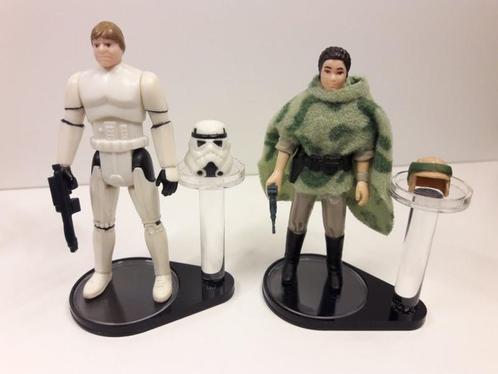 Vintage Star Wars Figure + Helmet Stand (Display), Verzamelen, Poppetjes en Figuurtjes, Zo goed als nieuw, Verzenden