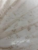 Stof voor gordijnen, kostbaar Frans kant met borduursel en