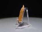 Europa Vuursteen mes. 3,8 cm hoog. Neolithisch, 6000 - 4000