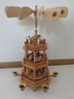 Kerstbeeldje ornament - Draaibare kerstpiramide 3