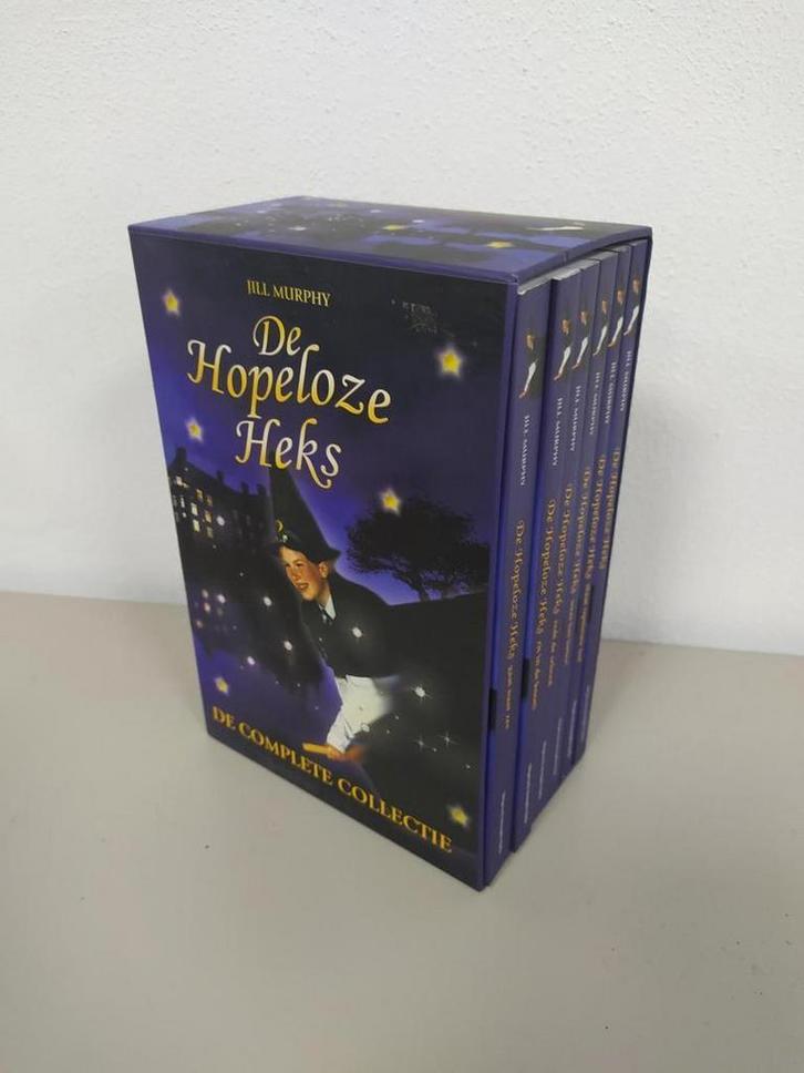 De Hopeloze Heks - Verzamelbox 9789089414496 Jill Murphy, Boeken, Kinderboeken | Jeugd | 10 tot 12 jaar, Gelezen, Verzenden