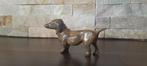 Pierre Chenet (XX-XXI) - sculptuur, Le Teckel - 5.8 cm -
