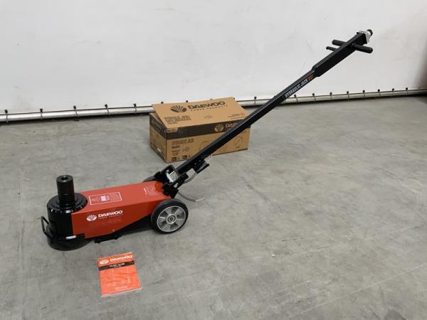 Veiling - Daewoo garagekrik 80 ton pneumatisch-hydraulisch, Auto diversen, Krikken