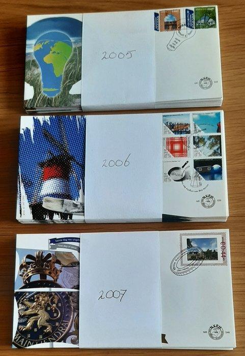 Nederland 1964/2007 - 60 complete jaargangen FDC - per jaar, Postzegels en Munten, Postzegels | Nederland