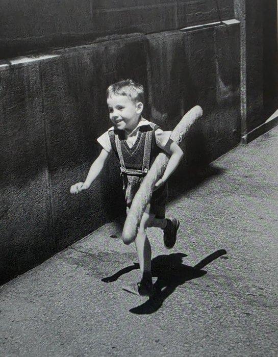 Willy Ronis (1910–2009) - Le petit parisien, Paris, 1952,, Antiek en Kunst, Kunst | Designobjecten