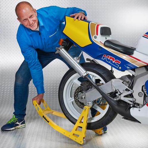 Datona MotoGP Paddockstand achterwiel - Suzuki geel - Datona, Motoren, Onderdelen | Merk-onafhankelijk, Nieuw, Ophalen of Verzenden