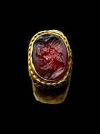 Oud-Romeins goud Ring - Serapis Intaglio