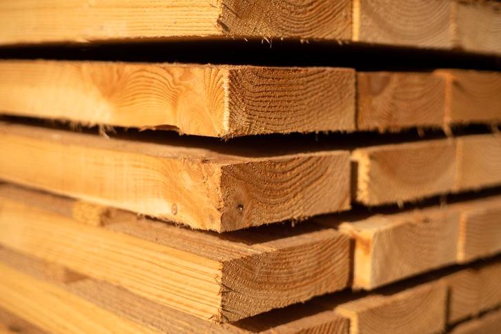 HOUT ACTIE! Douglas balk van 5x15cm nu voor €4,06 pm1, Doe-het-zelf en Verbouw, Hout en Planken, Overige houtsoorten, 300 cm of meer