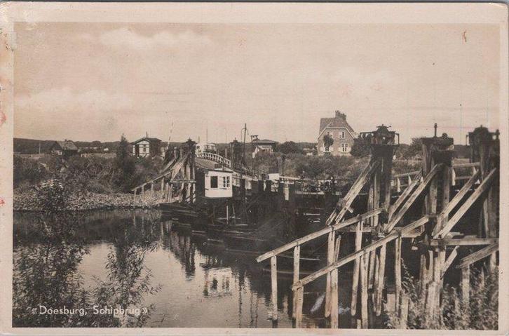 DOESBURG - Bertelstraat met Ned. Herv. Kerk, Verzamelen, Ansichtkaarten | Nederland, Verzenden