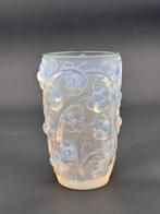 René Lalique - Vaas - Vaas “Raisins”, opaalglas, model nr., Antiek en Kunst