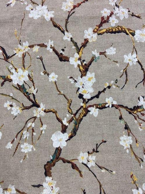 Elegante en delicaat stof met amandelbloesemmotief op, Antiek en Kunst, Antiek | Kleden en Textiel
