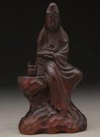 Complex gesneden Kannon-beeld  uit Ichii-hout met een